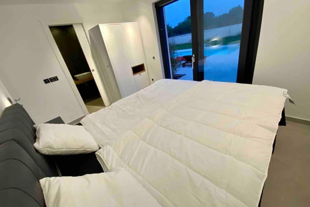 Villa Eni Medulin Sisan Heated Pool Екстер'єр фото