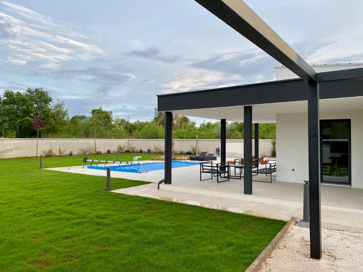 Villa Eni Medulin Sisan Heated Pool Екстер'єр фото