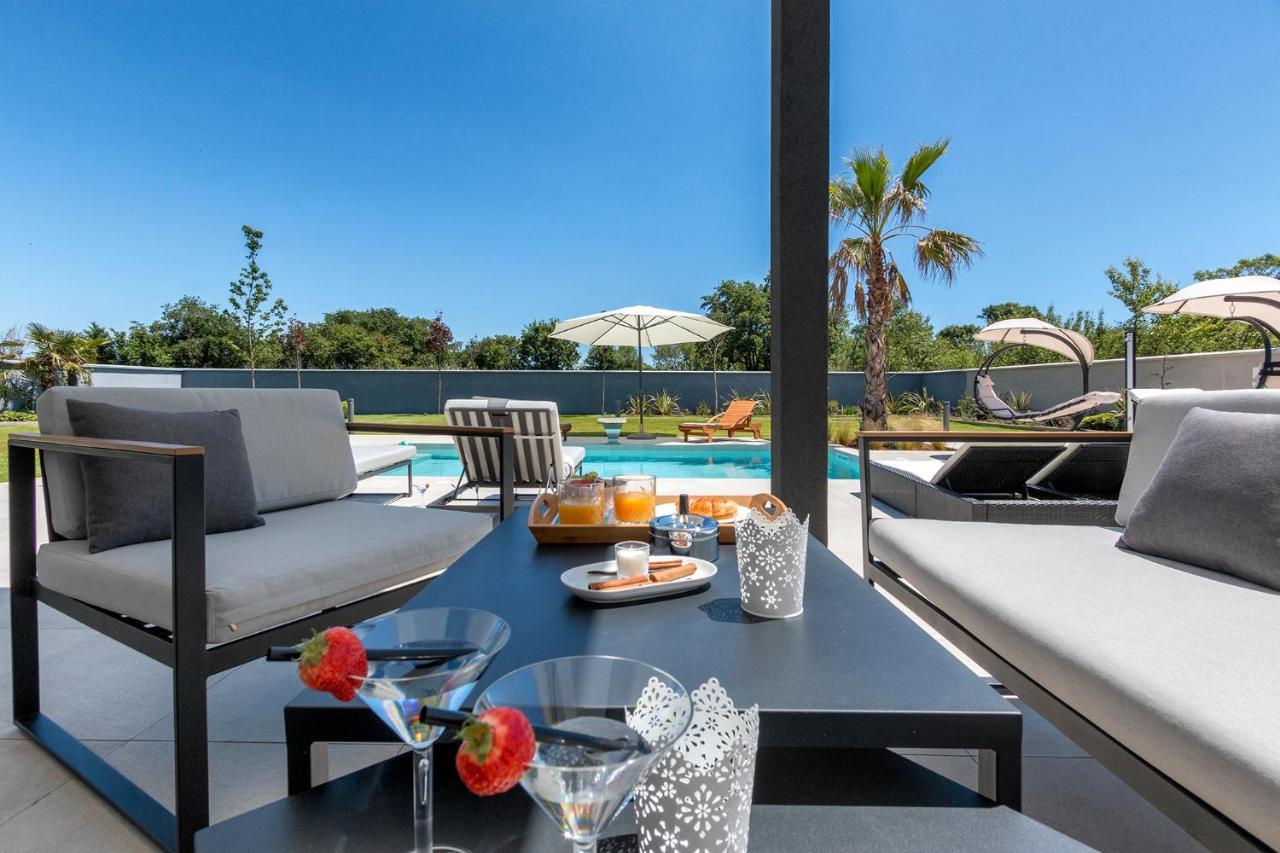 Villa Eni Medulin Sisan Heated Pool Екстер'єр фото