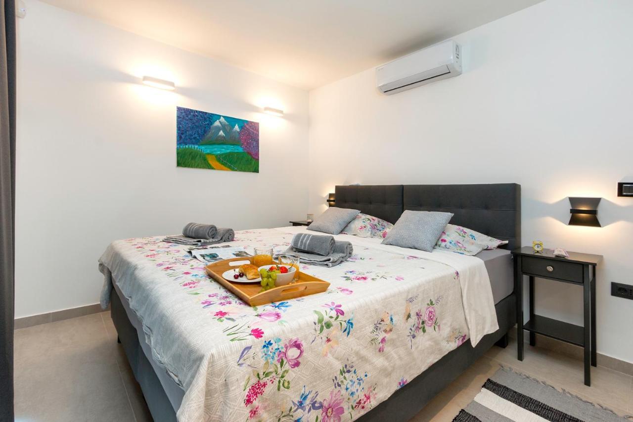 Villa Eni Medulin Sisan Heated Pool Екстер'єр фото