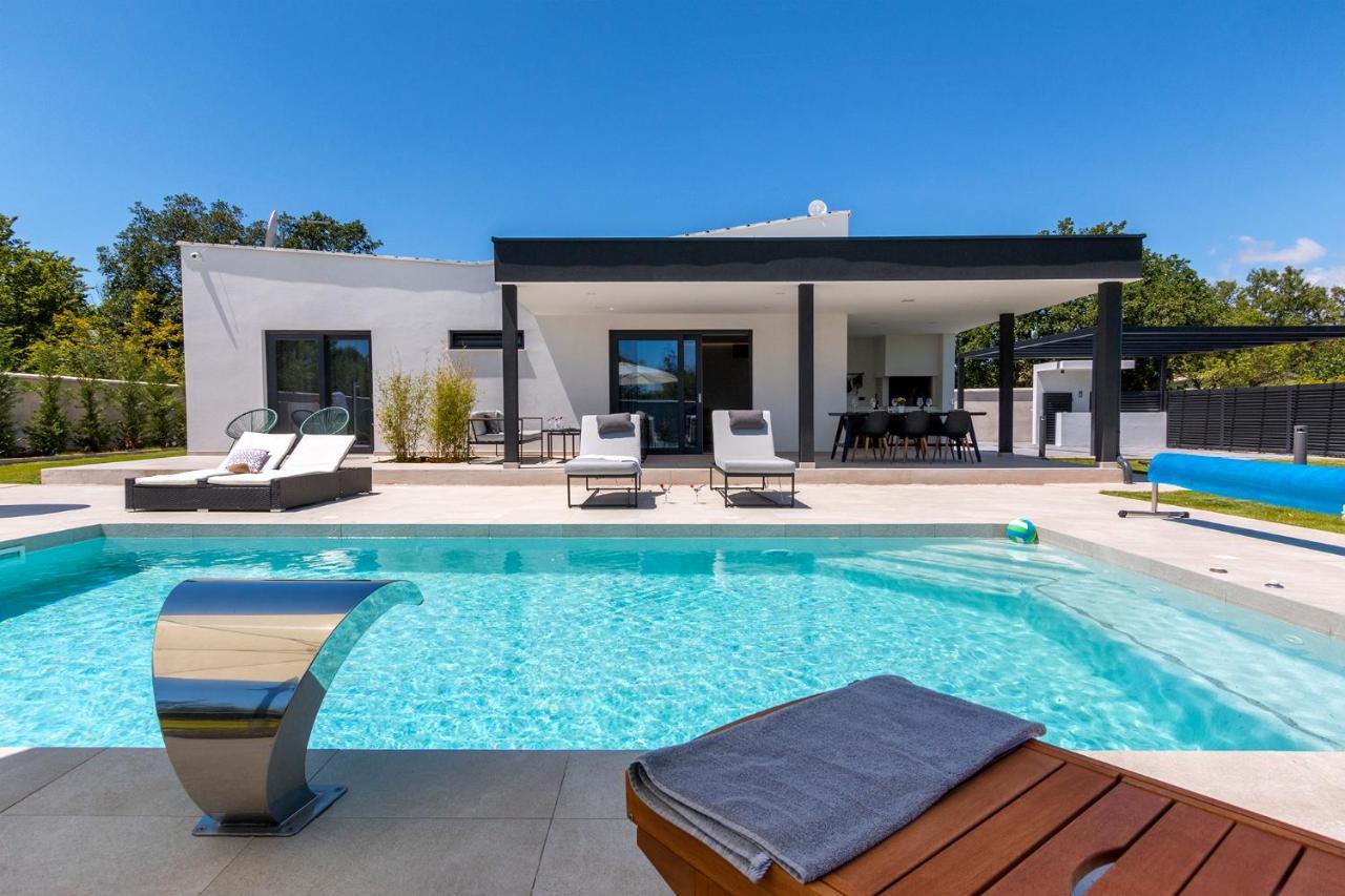 Villa Eni Medulin Sisan Heated Pool Екстер'єр фото