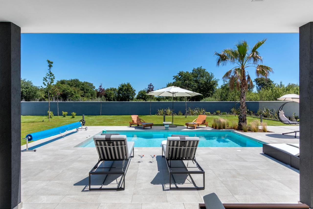 Villa Eni Medulin Sisan Heated Pool Екстер'єр фото