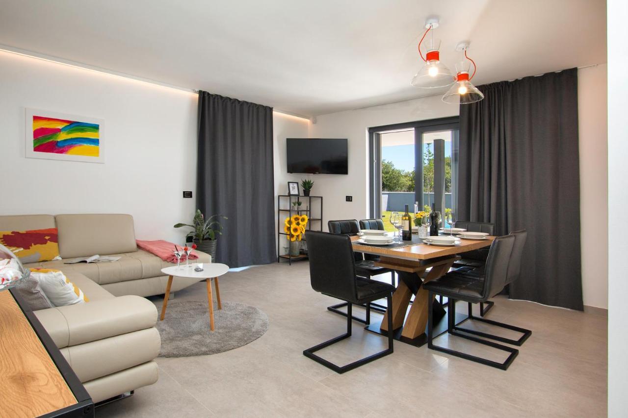 Villa Eni Medulin Sisan Heated Pool Екстер'єр фото