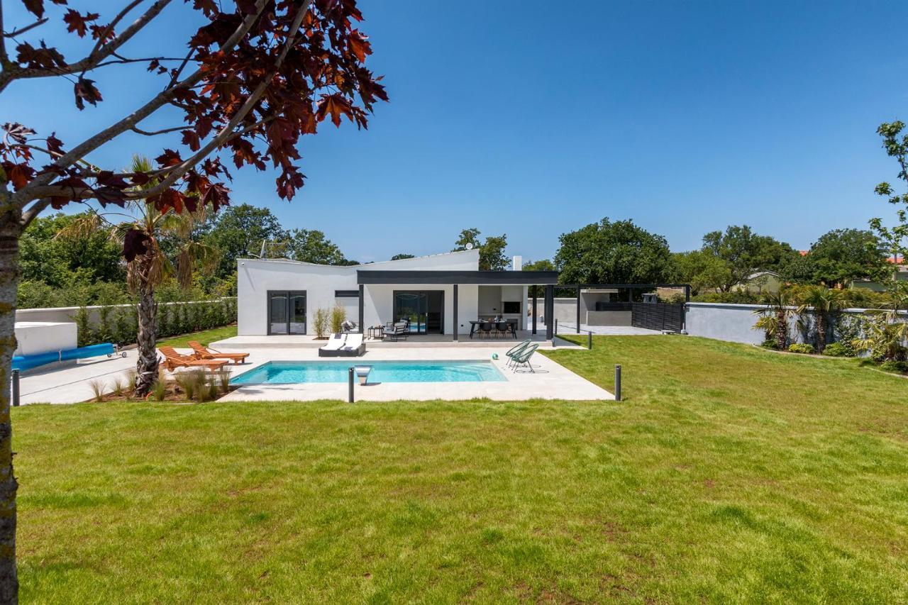 Villa Eni Medulin Sisan Heated Pool Екстер'єр фото