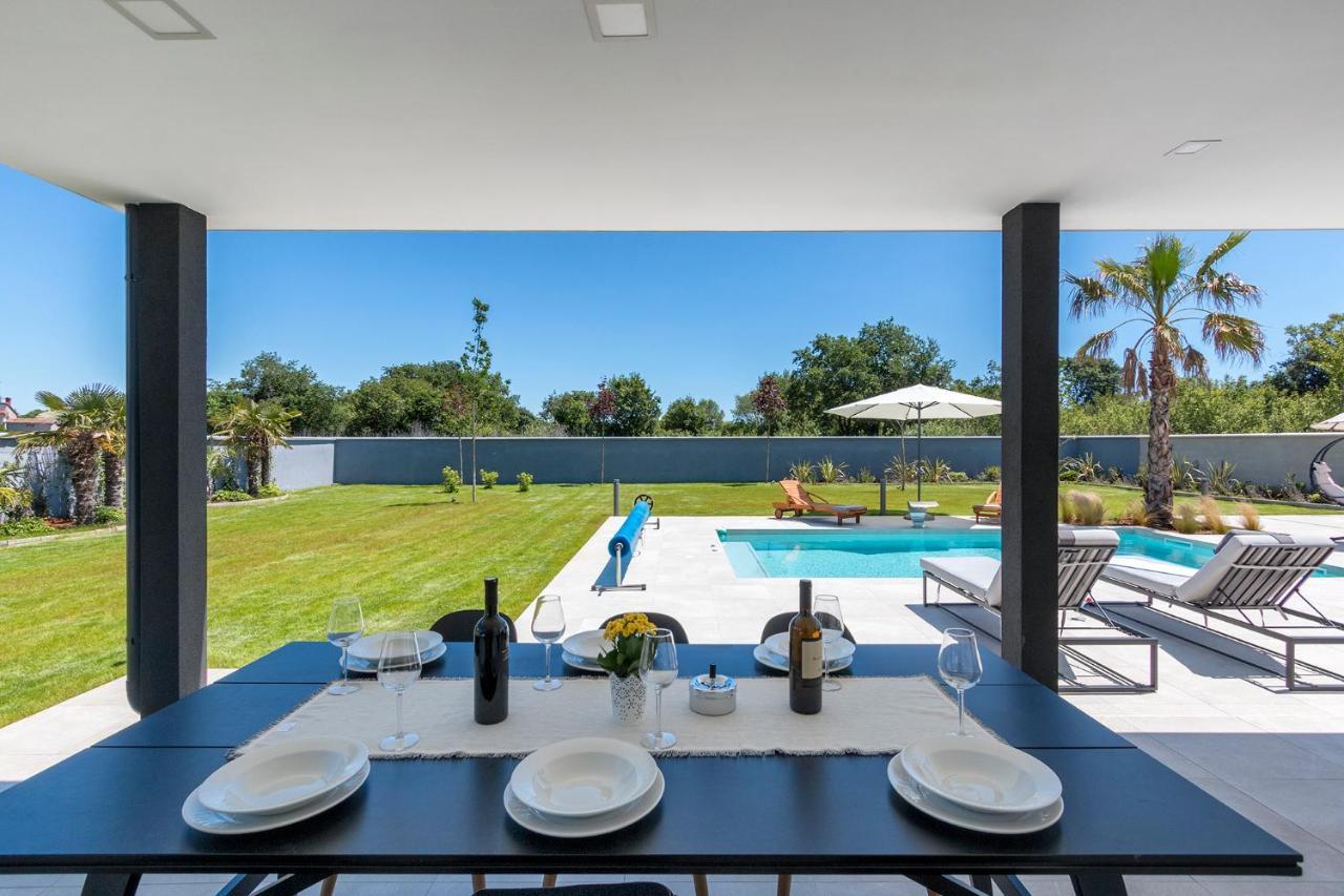 Villa Eni Medulin Sisan Heated Pool Екстер'єр фото